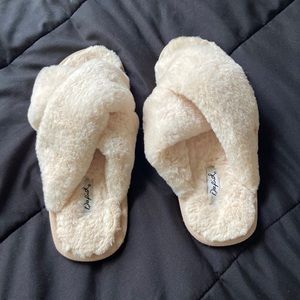 Qupid cream white slippers, size 6